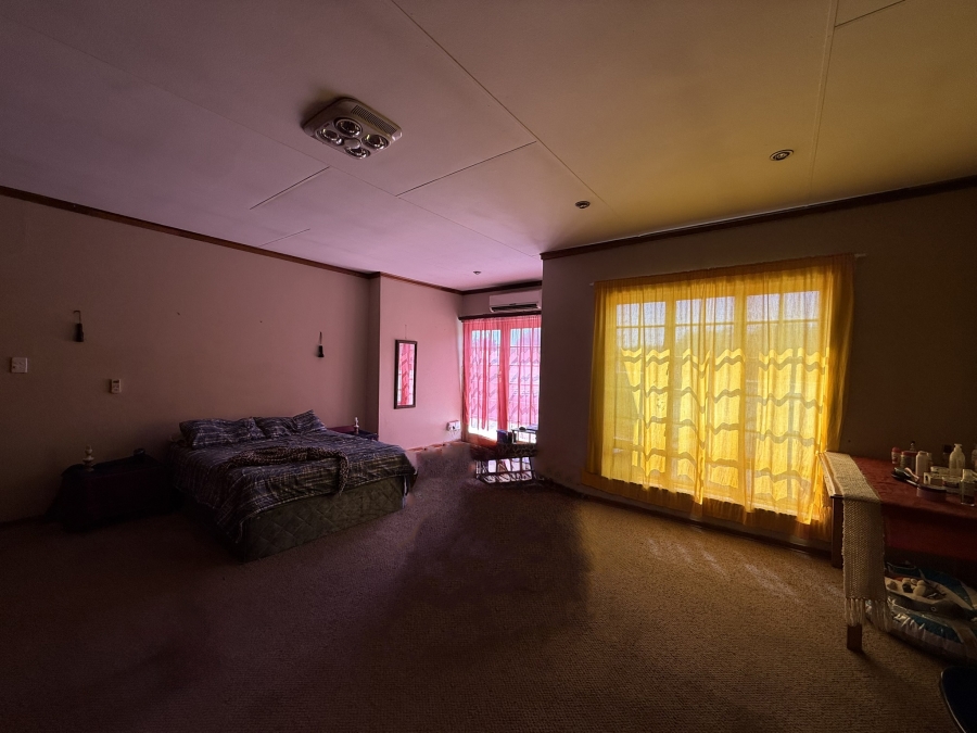 4 Bedroom Property for Sale in Oewersig North West